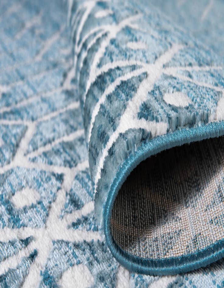 Detail image of 5' x 8' Lattice Trellis Rug