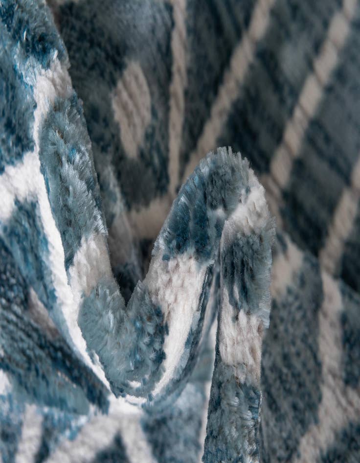 Detail image of 5' x 8' Lattice Trellis Rug