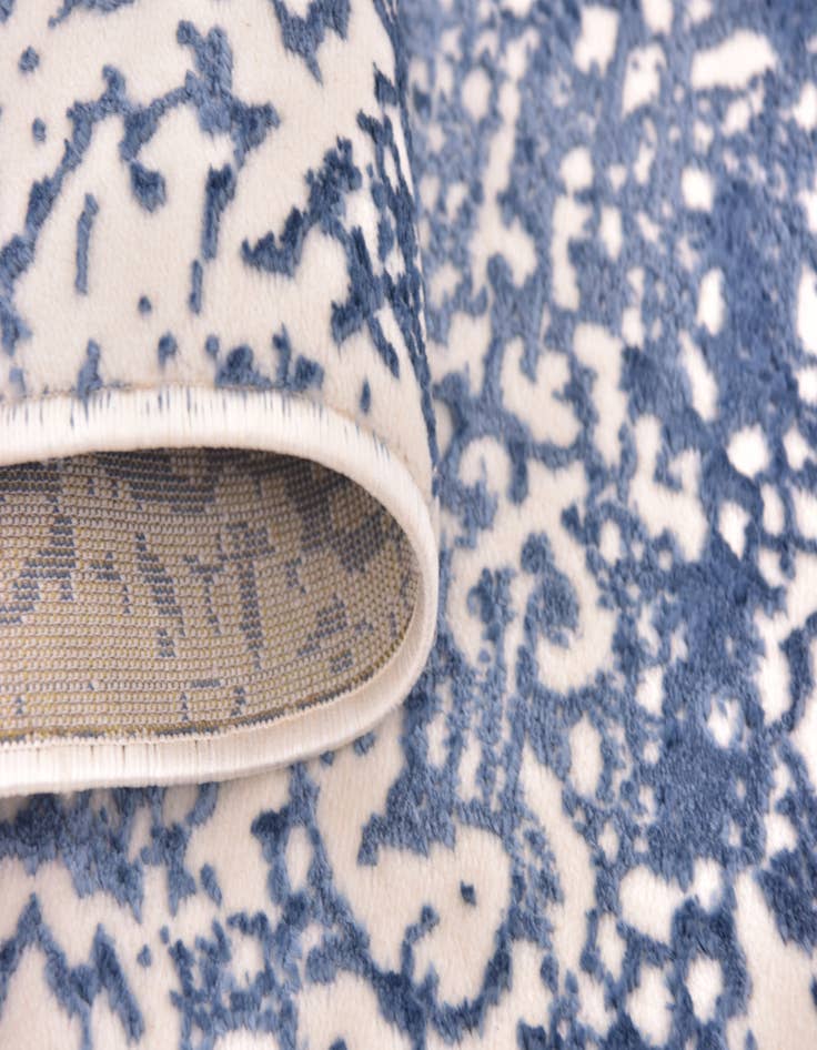 Detail image of 5' 2 x 7' 3 Legacy Rug