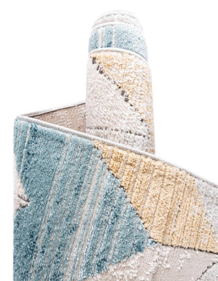 Detail image of 8' x 10' Leipzig Rug