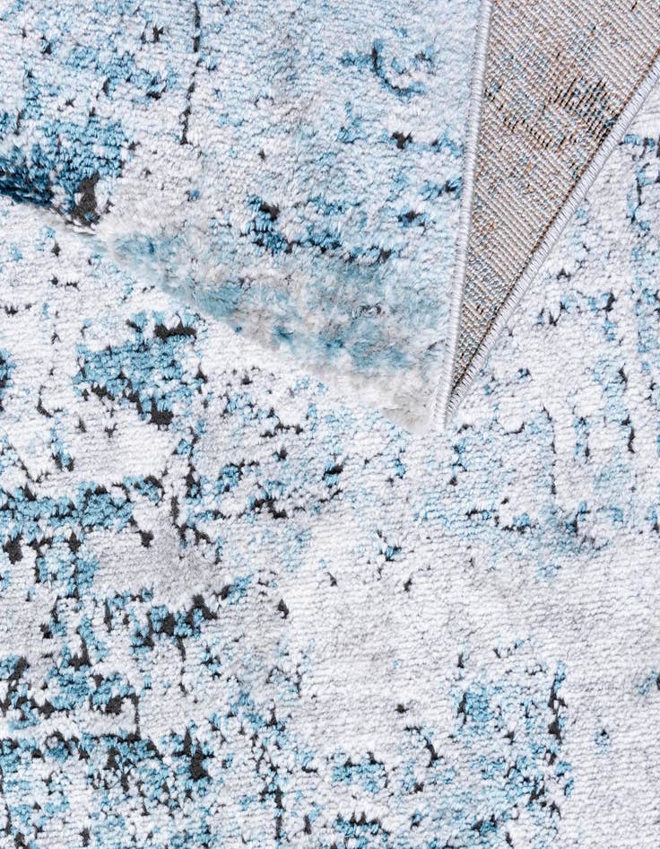 Detail image of 2' 2 x 3' Leipzig Rug