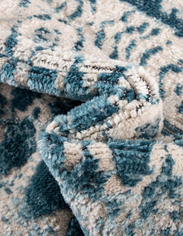 Detail image of 5' x 8' Leipzig Rug