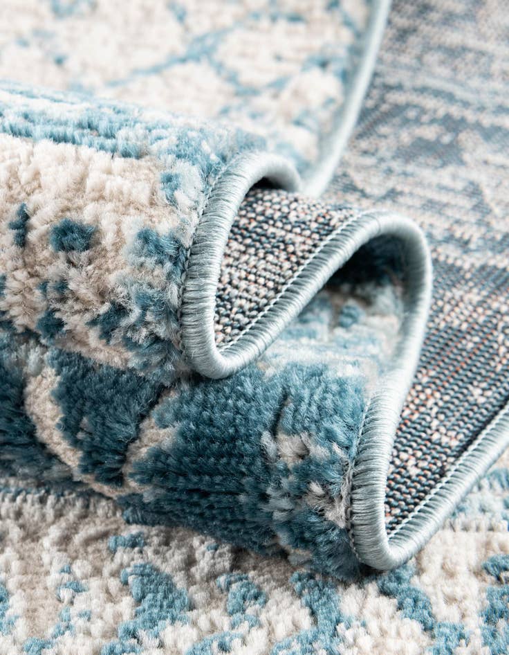 Detail image of 7' x 10' Leipzig Rug