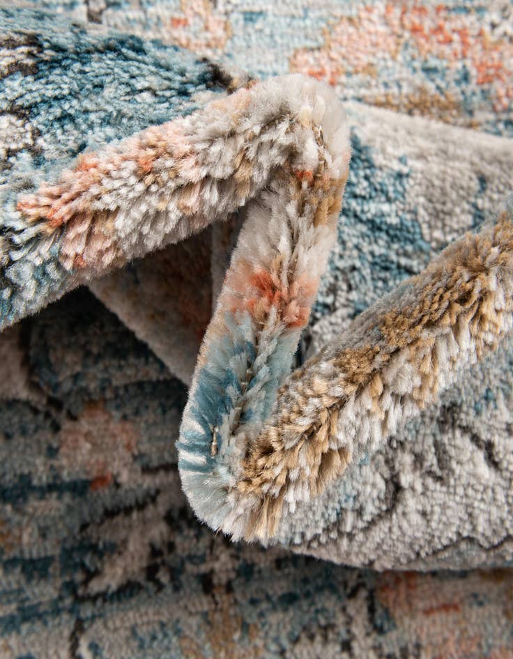 Detail image of 5' 3 x 7' Leipzig Rug