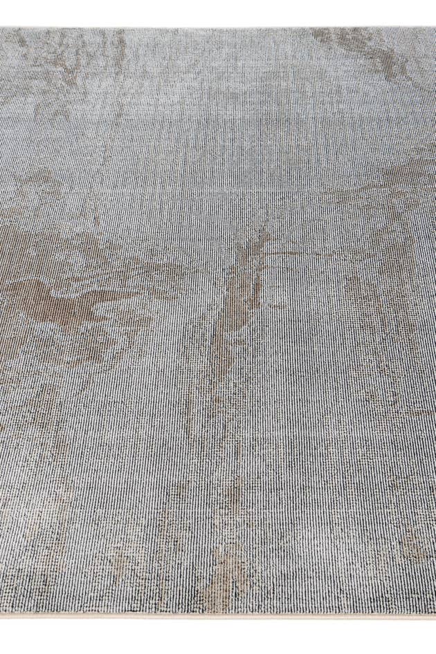 Detail image of 5' 4 x 7' 9 Lola Rug