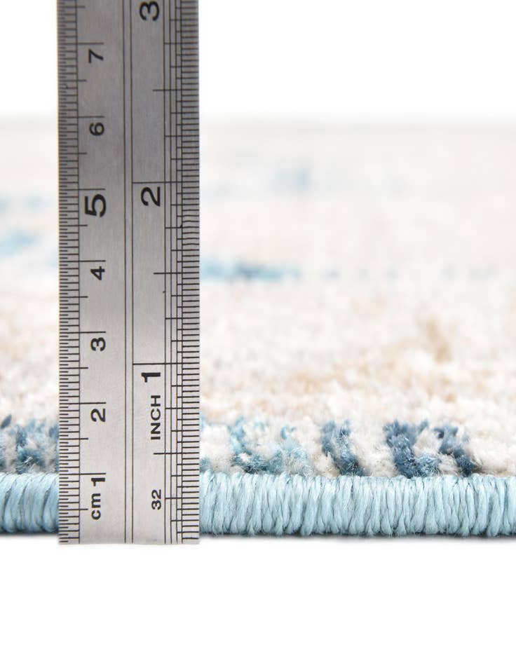 Detail image of 4' x 6' Lola Rug