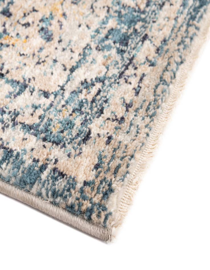 Detail image of 6' 7 x 8' 6 Lola Rug