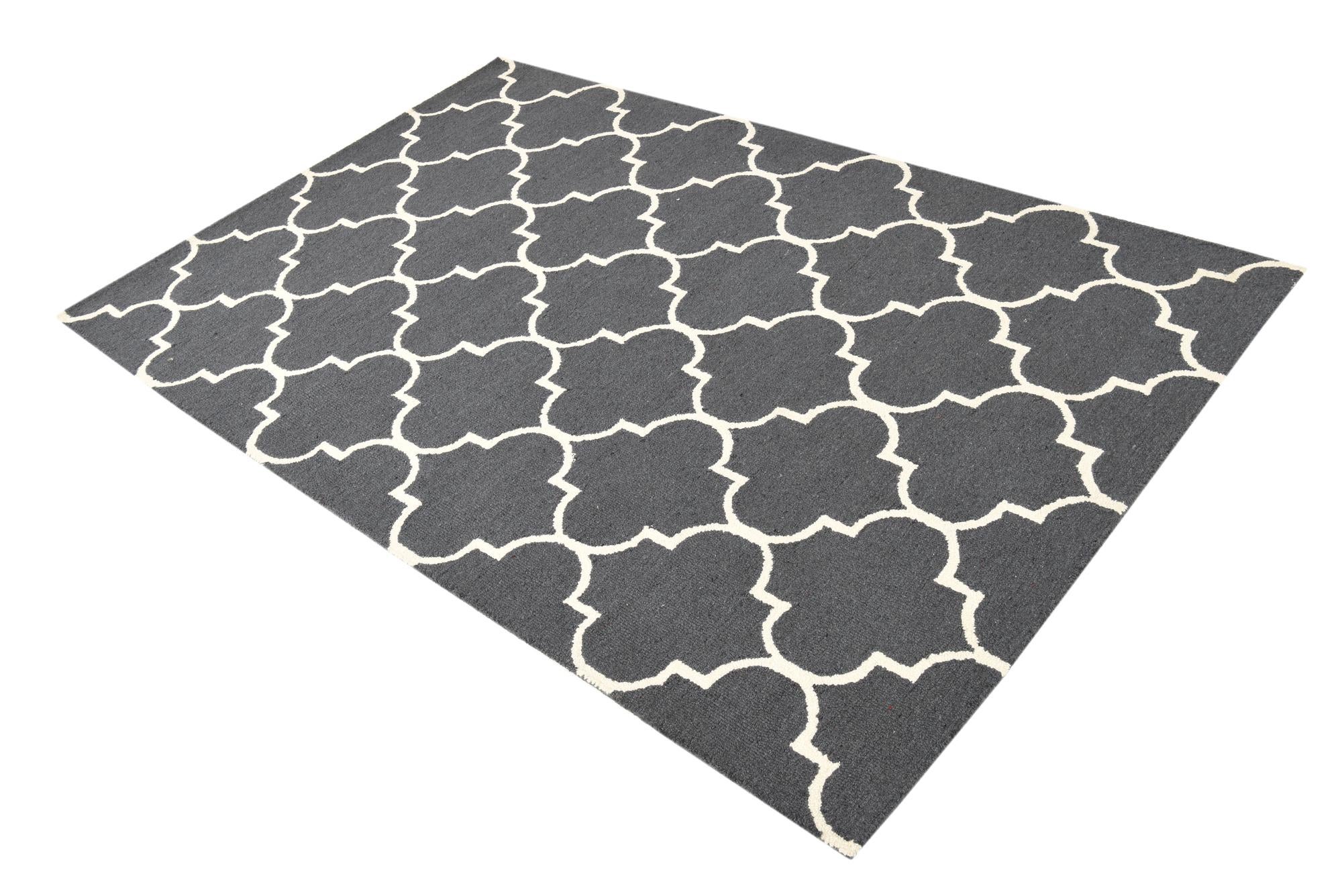 5' 1 x 7' 10 Luna Rug