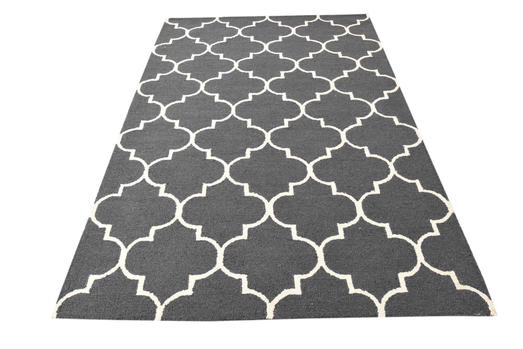 5' 1 x 7' 10 Luna Rug