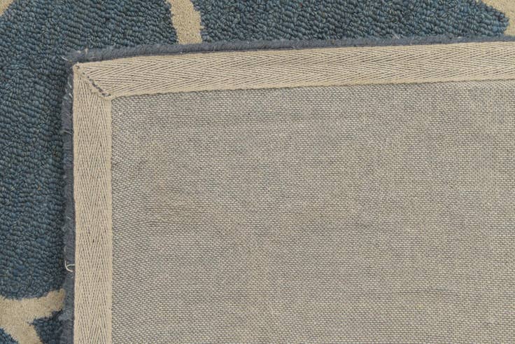 Detail image of 5' 1 x 8' Luna Wool Rug