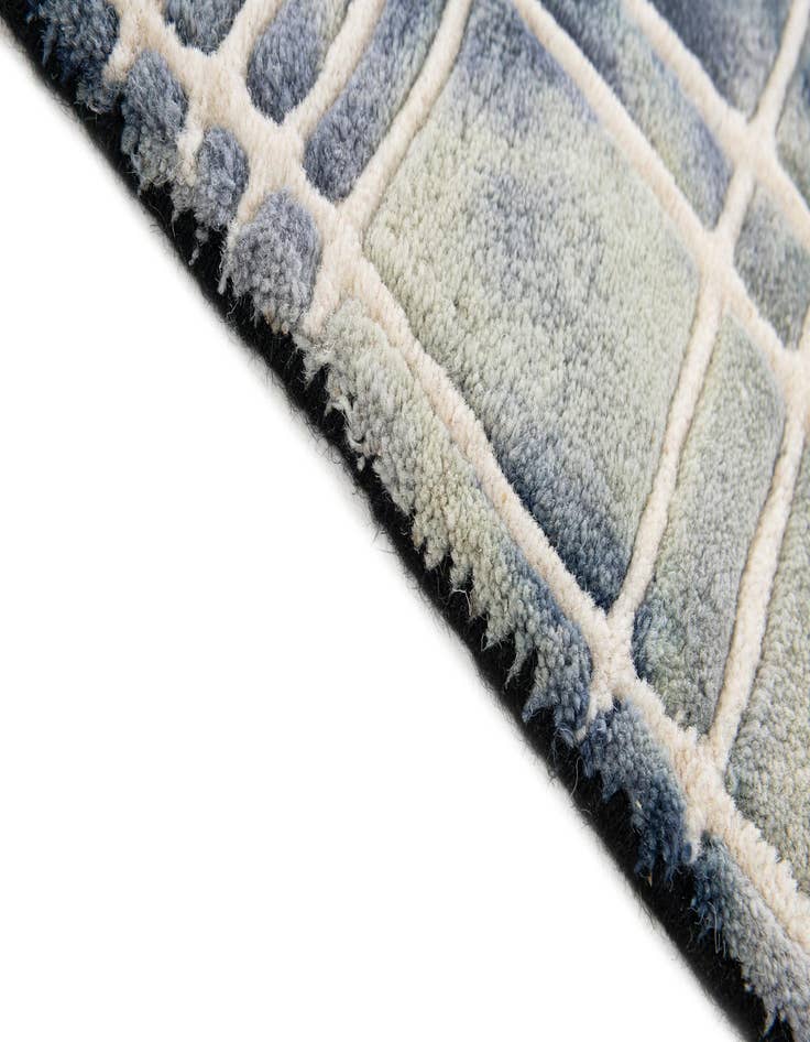 Detail image of 2' x 3' Luna Wool Rug