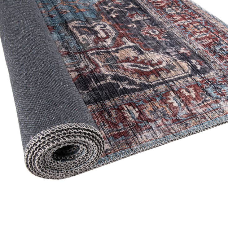 Detail image of 7' 3 x 10' Washable Maahru Rug
