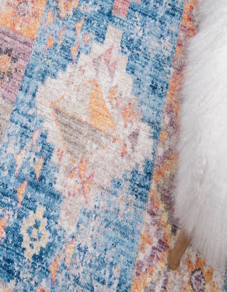 Detail image of 9' x 12' Madrid Rug