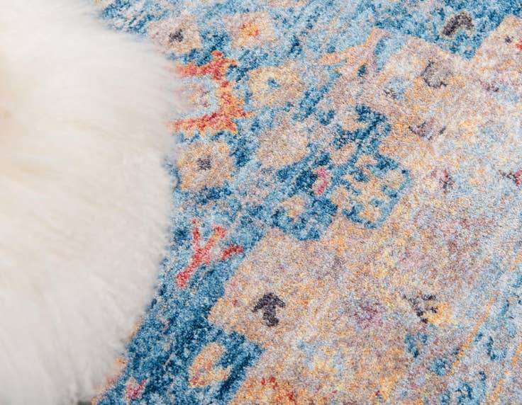 Detail image of 5' x 8' Madrid Rug