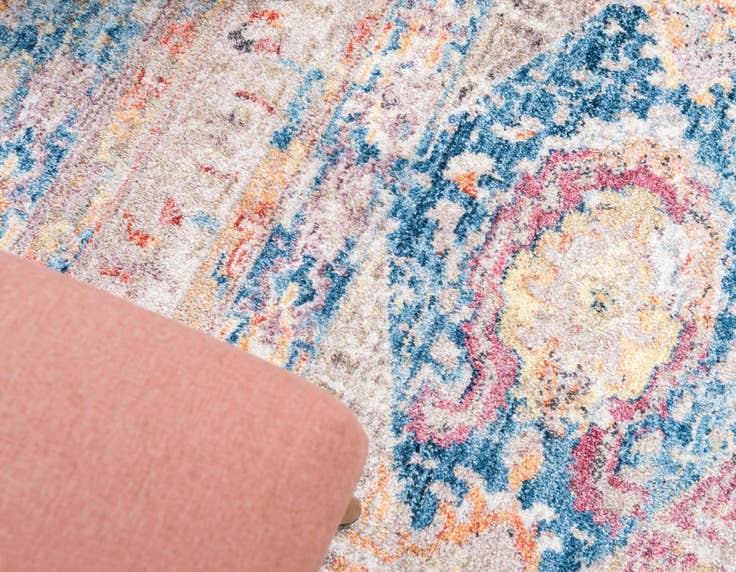 Detail image of 4' x 6' Madrid Rug