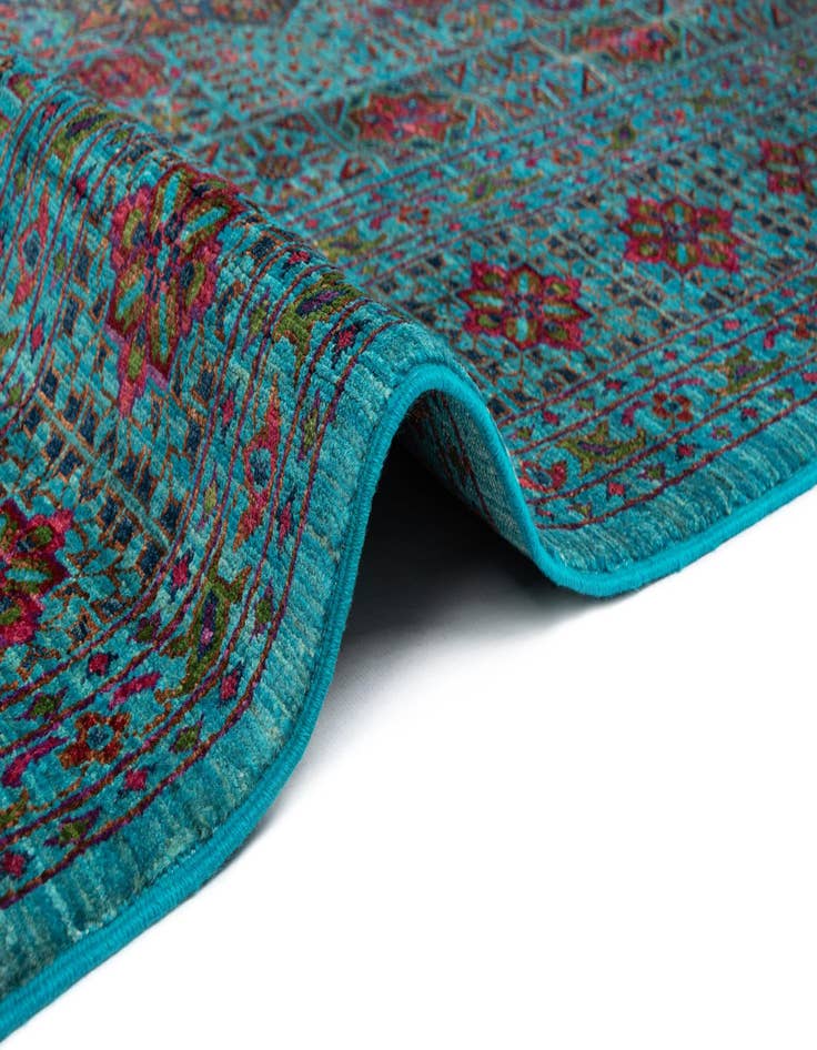 Detail image of 6' 10 x 9' 7 Mamluk Wool Rug