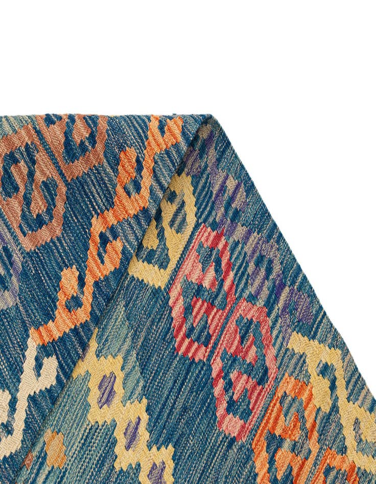 Detail image of 6' 11 x 9' 7  Hand Knotted Marok Kilim Rug