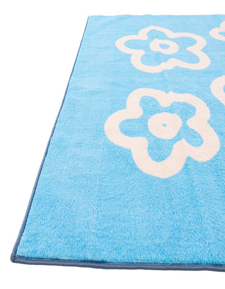 Detail image of 5' 2 x 7' 7 Medina Rug