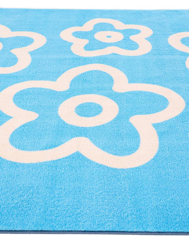 Detail image of 5' 2 x 7' 7 Medina Rug