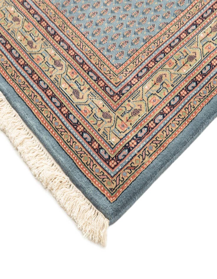 Detail image of 5' 9 x 7' 10 Mir Rug