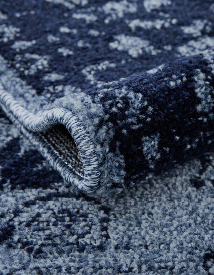 Detail image of 2' x 3' Miranda Rug