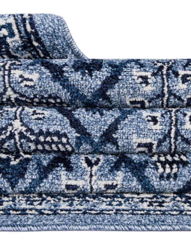 Detail image of 2' x 3' Miranda Rug