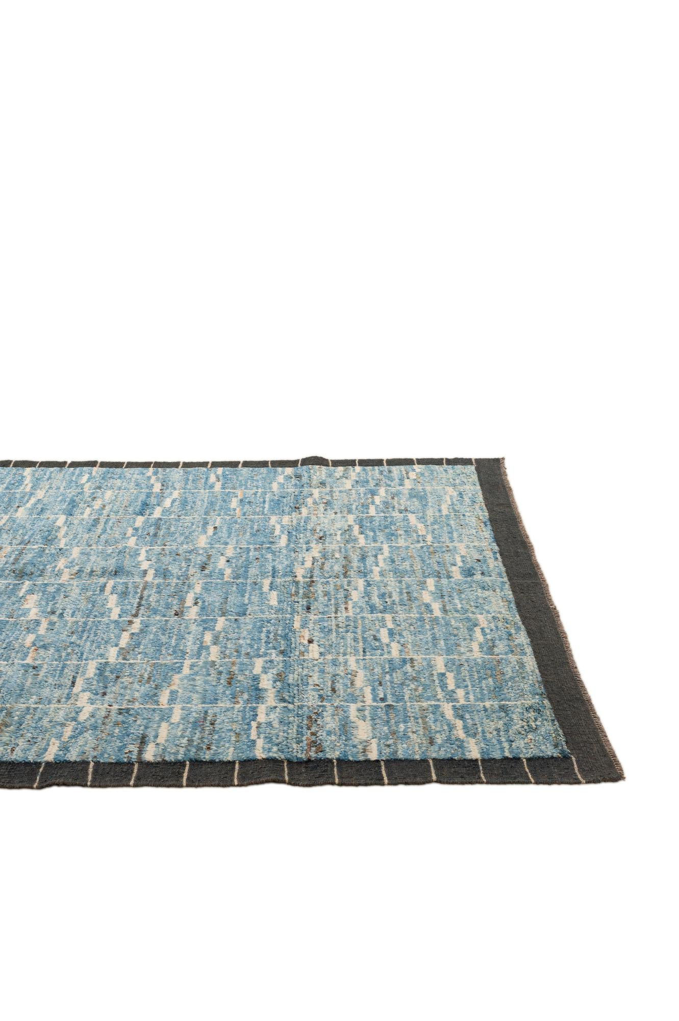 5' 6 x 8' 2 Hand Knotted Moroccan Wool Rug