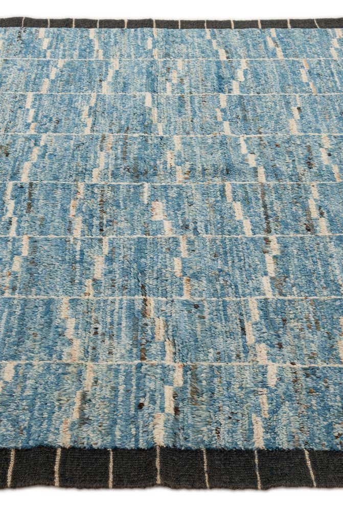 5' 6 x 8' 2 Hand Knotted Moroccan Wool Rug