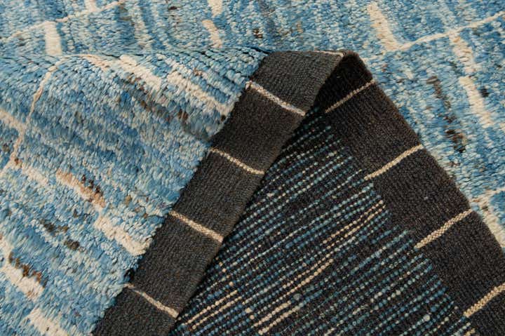 5' 6 x 8' 2 Hand Knotted Moroccan Wool Rug