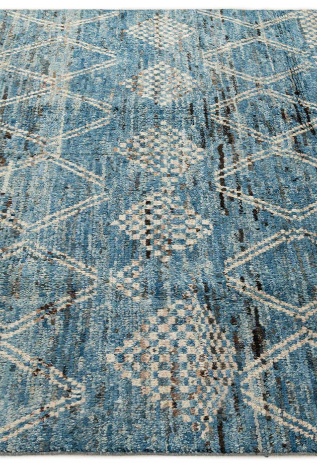Detail image of 6' 5 x 10' Hand Knotted Moroccan Wool Rug