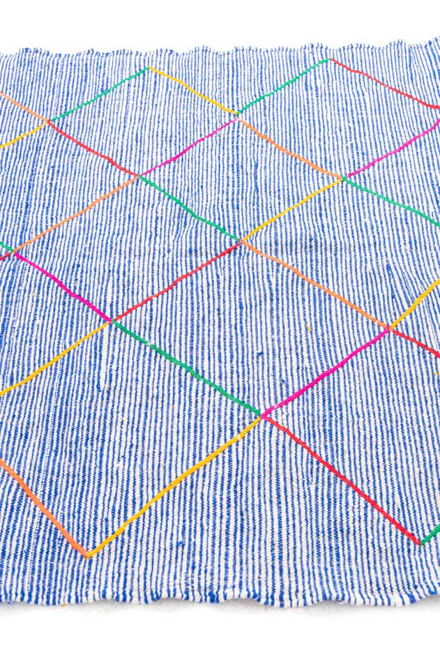 Detail image of 4' 8 x 8' Hand Knotted Moroccan Wool Rug