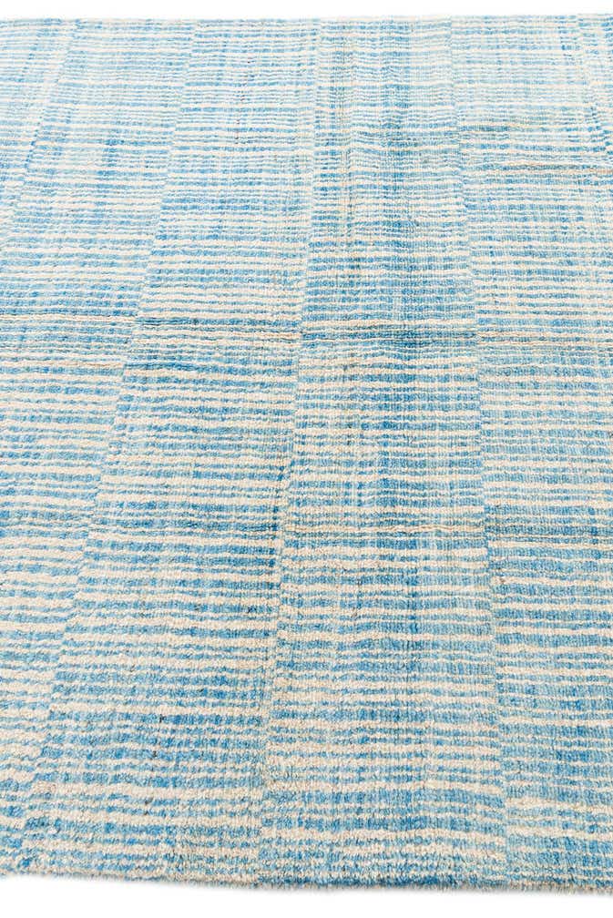 5' 9 x 7' 4 Hand Knotted Moroccan Wool Rug