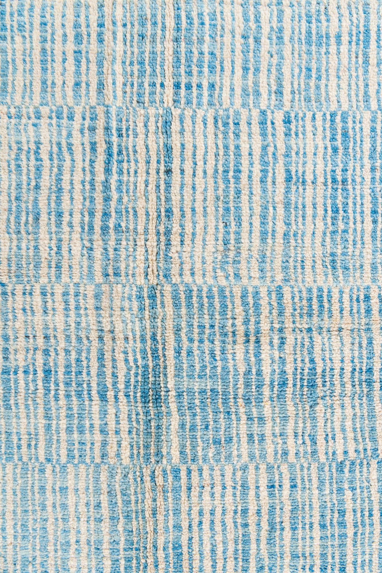 5' 9 x 7' 4 Hand Knotted Moroccan Wool Rug