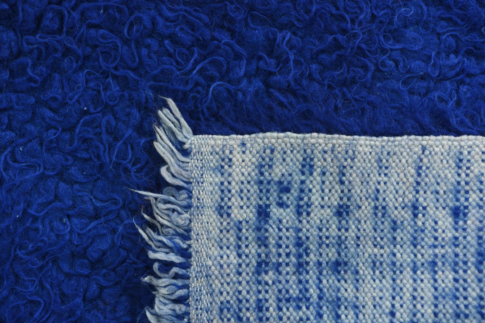 2' 7 x 4' 9 Hand Knotted Moroccan Wool Rug