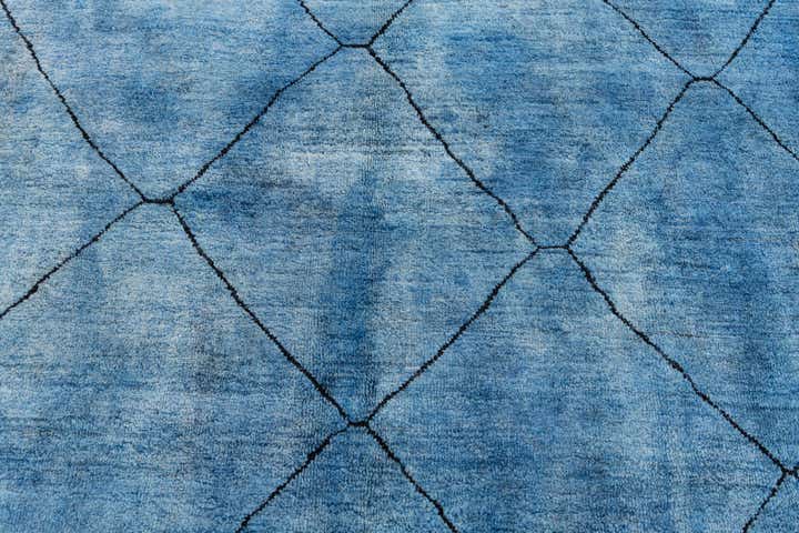6' 9 x 10' 1 Hand Knotted Moroccan Wool Rug
