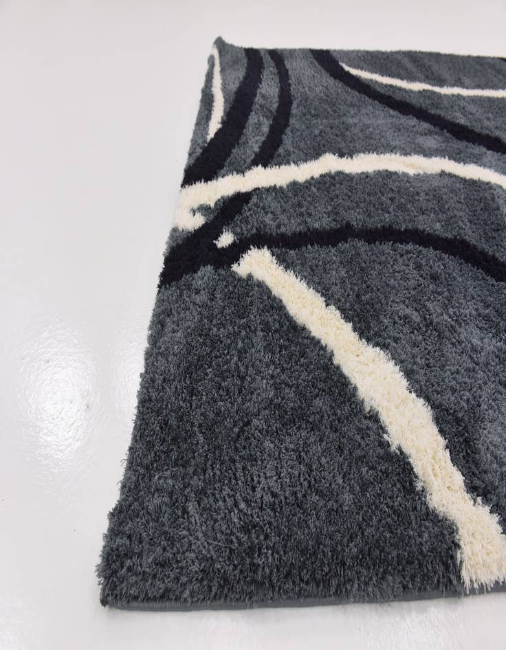 Detail image of 5' 3 x 7' 5 Multi-Tone Shag Rug