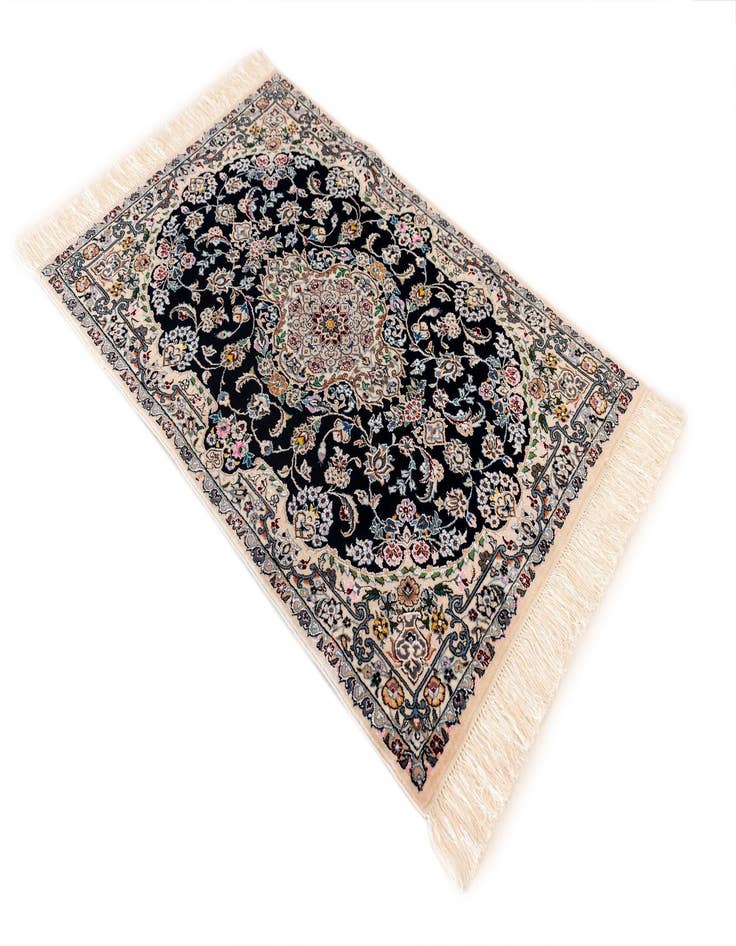 Detail image of 2' 8 x 4' Nain Rug