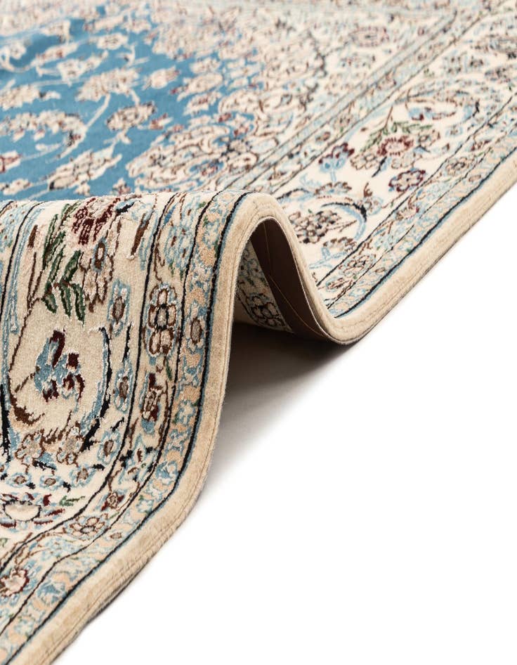 Detail image of 4' 10 x 7' 11 Hand Knotted Nain Rug