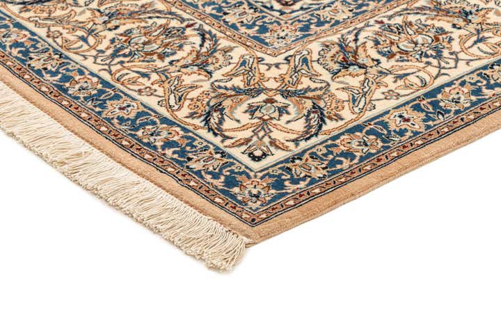 5' 7 x 7' 10 Hand Knotted Nain Rug