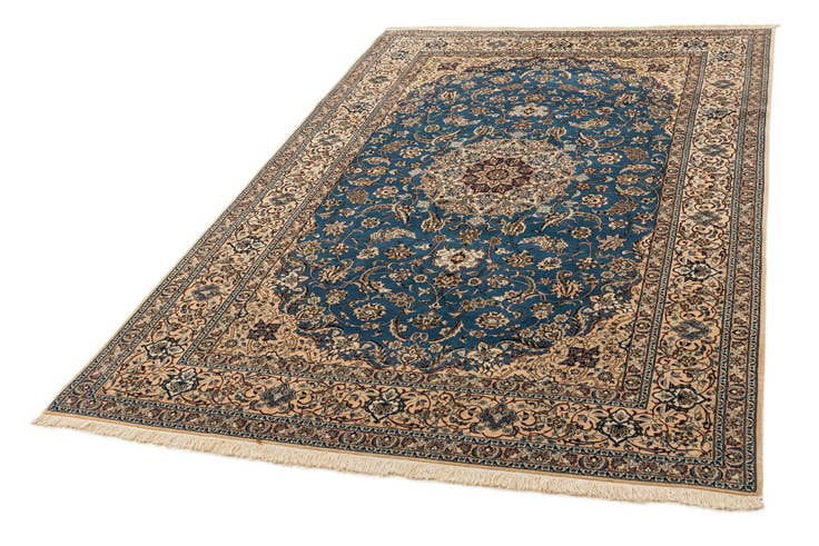 Detail image of 6' x 9' 6 Hand Knotted Nain Rug