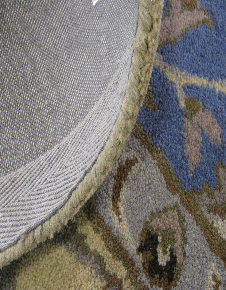 Detail image of 8' 2 x 11' 6 Nain Wool Rug