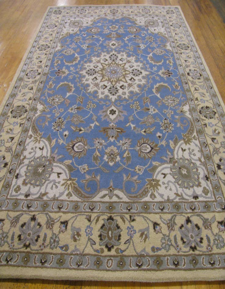 Detail image of 8' 2 x 11' 6 Nain Wool Rug