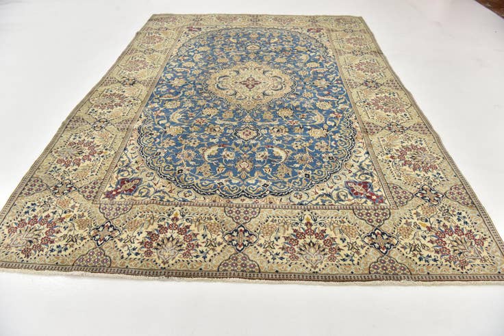 Detail image of 8' x 11' 3 Hand Knotted Nain Persian Rug