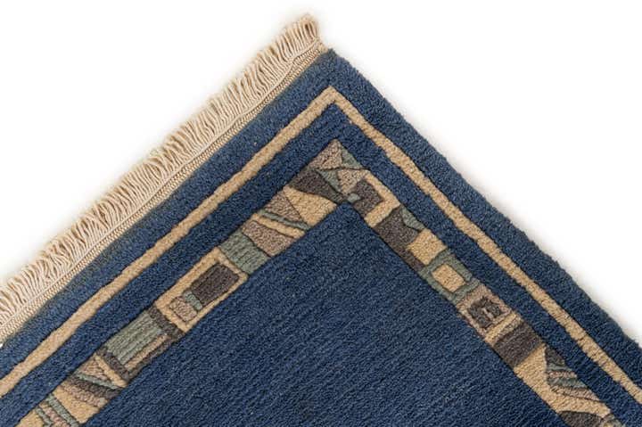 2' 5 x 4' 6 Hand Knotted Nepal Wool Rug