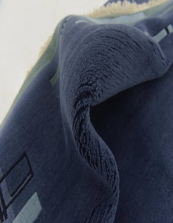 Detail image of 5' x 6' 8 Hand Knotted Nepal Wool Rug