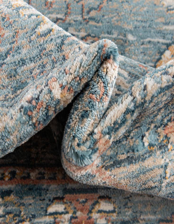 Detail image of 5' x 7' 10 Newport Rug