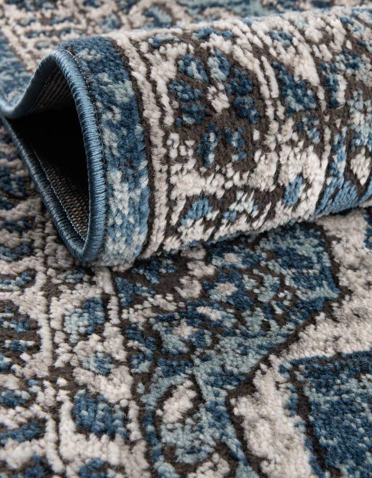 Detail image of 6' x 9' Nyla Rug