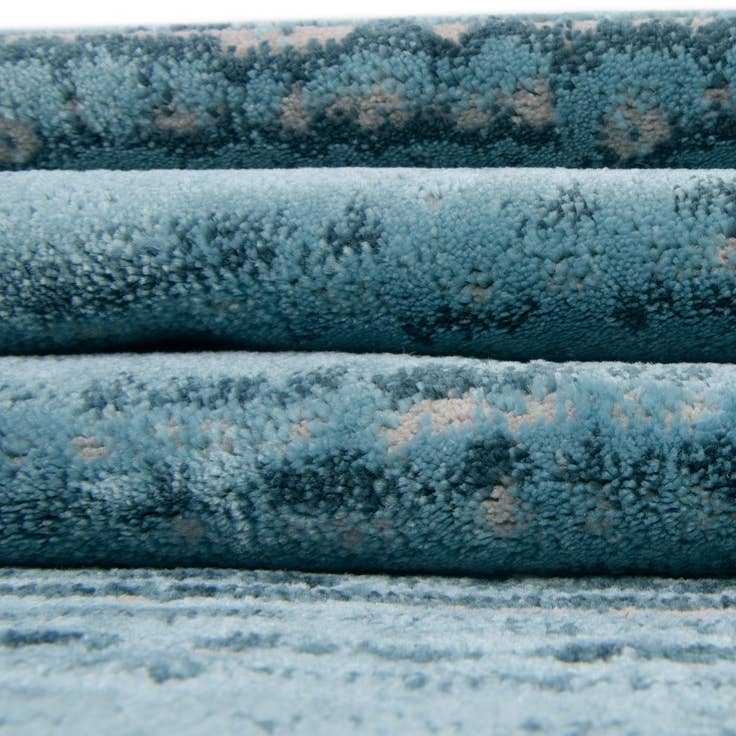 Detail image of 8' x 10' Oasis Rug