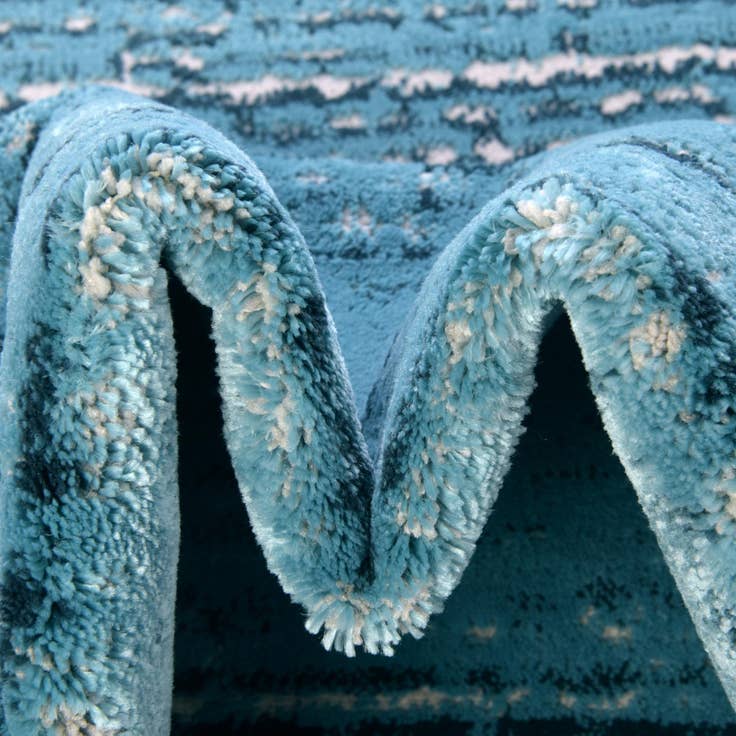 Detail image of 8' x 10' Oasis Rug