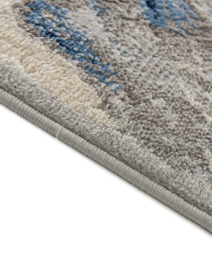 Detail image of 6' 7 x 9' 5 Oslo Rug